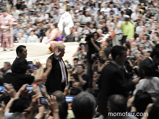大相撲観戦するトランプ大統領